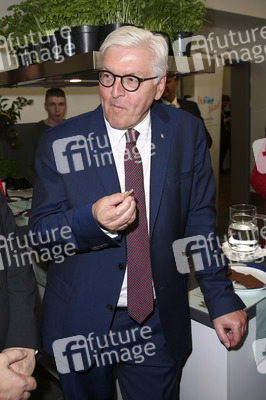 Frank-Walter Steinmeier besucht Berufsschulen in Hamburg