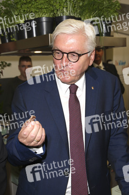 Frank-Walter Steinmeier besucht Berufsschulen in Hamburg