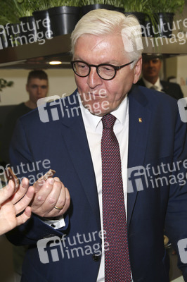 Frank-Walter Steinmeier besucht Berufsschulen in Hamburg