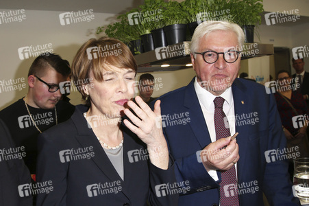 Frank-Walter Steinmeier besucht Berufsschulen in Hamburg