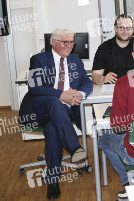 Frank-Walter Steinmeier besucht Berufsschulen in Hamburg