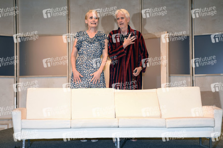 Theaterpobe 'Die Wahrheit und nichts als die Wahrheit' in München