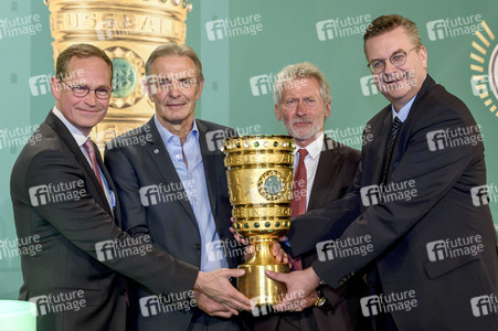 Cup Handover des DFB-Pokals in Berlin