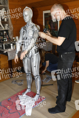 GEEK ART: Menschmaschine / Man-Machine Bodypainting