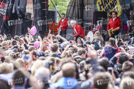 'Hand in Hand' Demonstration in Chemnitz