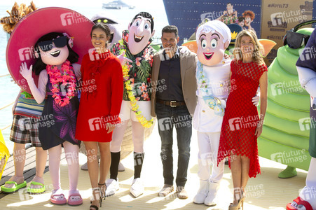 Photocall 'Hotel Transsilvanien 3 - Ein Monster Urlaub' in Cannes