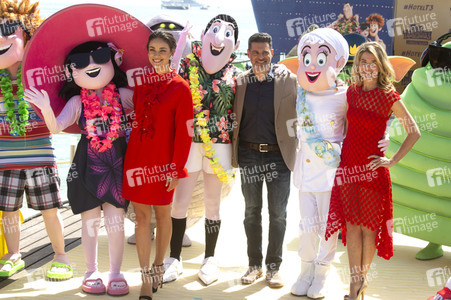 Photocall 'Hotel Transsilvanien 3 - Ein Monster Urlaub' in Cannes