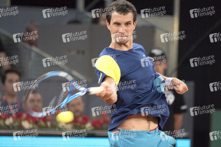 Tennis Match Evgeny Donskoy vs Alexander Zverev in Madrid