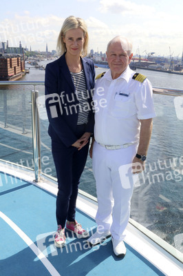 Taufe des Kreuzfahrtschiffs 'Mein Schiff 1' in Hamburg