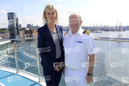 Taufe des Kreuzfahrtschiffs 'Mein Schiff 1' in Hamburg