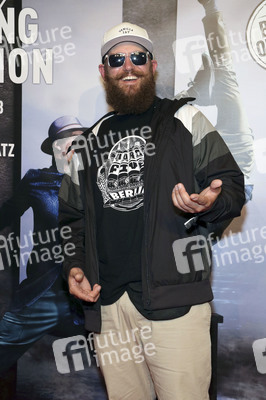 Premiere der Tanzshow 'Flying Illusion' in Berlin