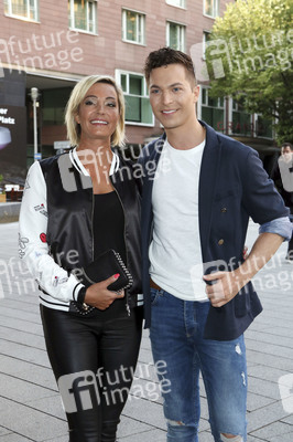 Premiere der Tanzshow 'Flying Illusion' in Berlin
