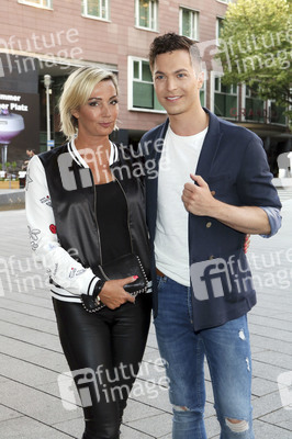 Premiere der Tanzshow 'Flying Illusion' in Berlin
