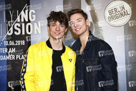 Premiere der Tanzshow 'Flying Illusion' in Berlin