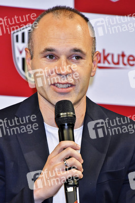 Pressekonferenz mit Andrés Iniesta in Tokio