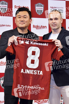 Pressekonferenz mit Andrés Iniesta in Tokio