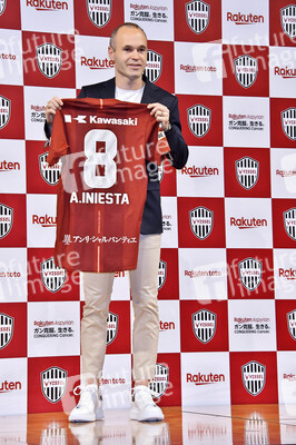 Pressekonferenz mit Andrés Iniesta in Tokio