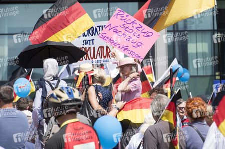AfD Demo 'Zukunft Deutschland' in Berlin