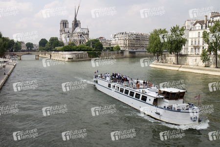 Sightseeing Paris