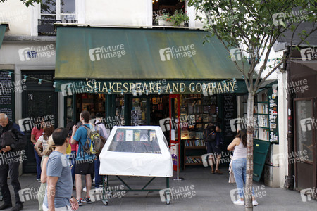 Sightseeing Paris