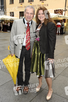 Jubiläumsgala '70 Jahre Faszination Tracht Angermaier' in München