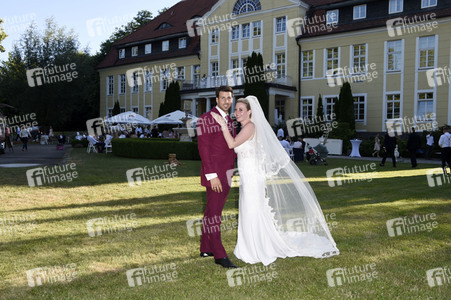 Hochzeit von Leonard Freier und Caona Maron in Wulkow