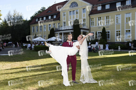 Hochzeit von Leonard Freier und Caona Maron in Wulkow