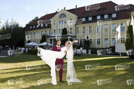 Hochzeit von Leonard Freier und Caona Maron in Wulkow