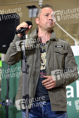 Autogrammstunde mit Mitch Keller in Berlin