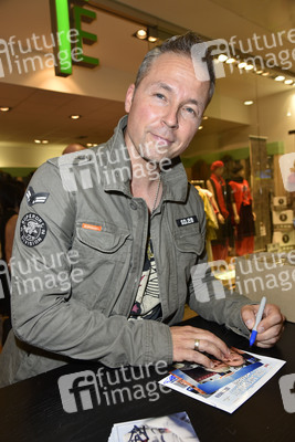 Autogrammstunde mit Mitch Keller in Berlin