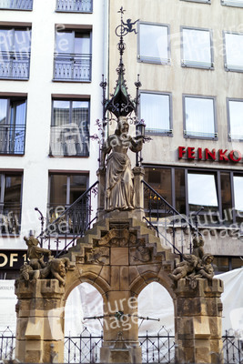Der Heinzelmännchenbrunnen in Köln