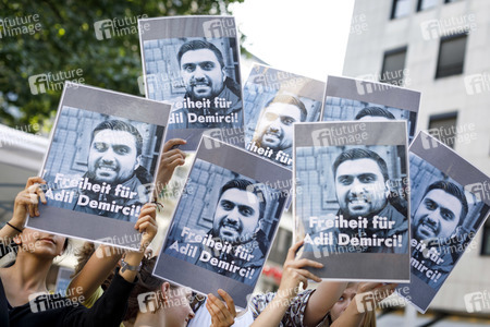 Symbolfoto Freiheit für Adil Demirci
