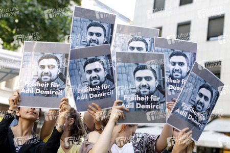 Symbolfoto Freiheit für Adil Demirci