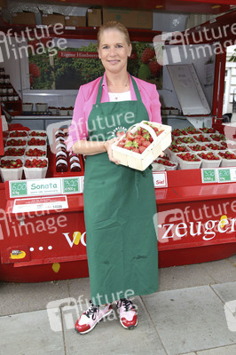 Erdbeer-Charity-Verkauf in Hamburg