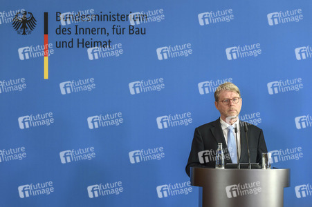 Pressekonferenz zur Neubesetzung der Leitung des BAMF in Berlin