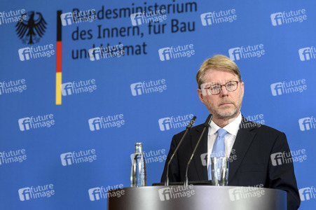 Pressekonferenz zur Neubesetzung der Leitung des BAMF in Berlin