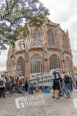 Demonstration 'Bildung statt Abschiebung' in Nürnberg