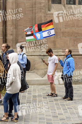 Demonstration 'Bildung statt Abschiebung' in Nürnberg