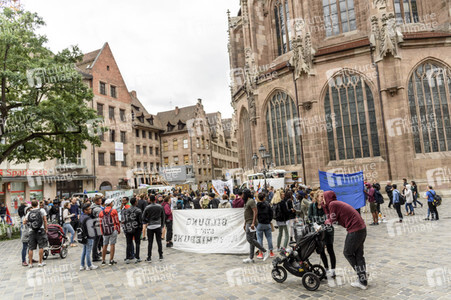 Demonstration 'Bildung statt Abschiebung' in Nürnberg
