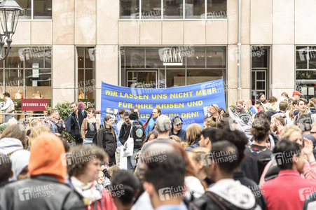 Demonstration 'Bildung statt Abschiebung' in Nürnberg