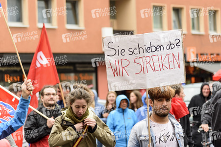 Demonstration 'Bildung statt Abschiebung' in Nürnberg