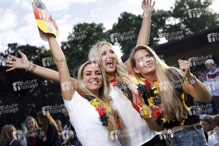 Poldi's Public Viewing Party in Köln