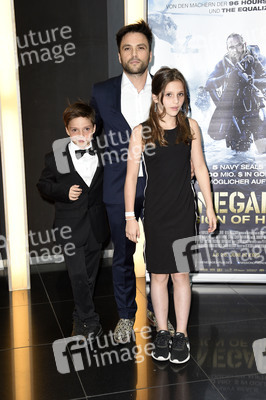 Filmscreening 'Renegades - Mission Of Honor' in Berlin