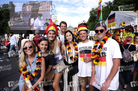 FIFA WM Public Viewing Deutschland gegen Südkorea in Berlin