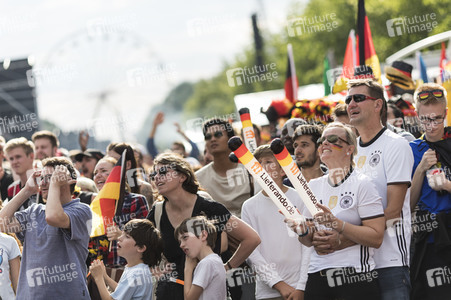 FIFA WM Public Viewing Deutschland gegen Südkorea in Berlin