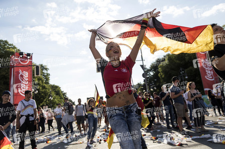FIFA WM Public Viewing Deutschland gegen Südkorea in Berlin