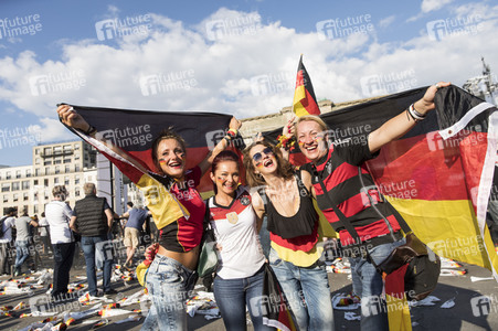 FIFA WM Public Viewing Deutschland gegen Südkorea in Berlin