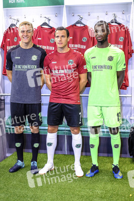Präsentation der neuen Hannover 96 Trikots in Hannover