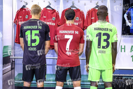Präsentation der neuen Hannover 96 Trikots in Hannover