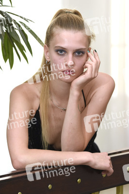 Exklusives Photoshooting mit Bianka Berényi, Karlovy Vary International Film Festival 2018